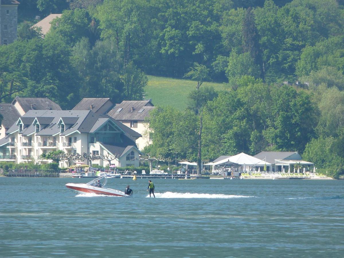 Logement Atypique Avec Vue Unique Panoramique Sur Le Lac D'Annecy, Dans Une Residence Avec Plage Et Ponton Privee Sur La Commune De Duingt Exterior foto